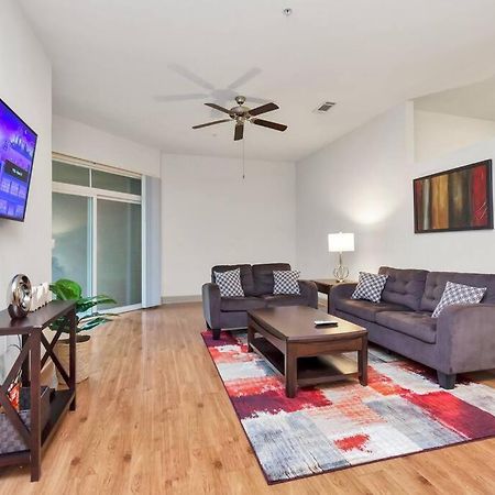 Stylish Open Concept Apt With King Bed, Walking Distance From Nrg Texans Stadium, 1 Mile To Med Center, Free Parking Houston Eksteriør bilde