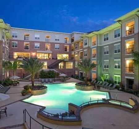 Stylish Open Concept Apt With King Bed, Walking Distance From Nrg Texans Stadium, 1 Mile To Med Center, Free Parking Houston Eksteriør bilde
