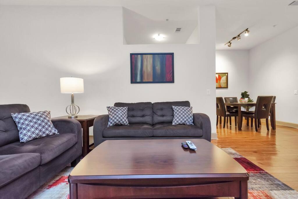 Stylish Open Concept Apt With King Bed, Walking Distance From Nrg Texans Stadium, 1 Mile To Med Center, Free Parking Houston Eksteriør bilde