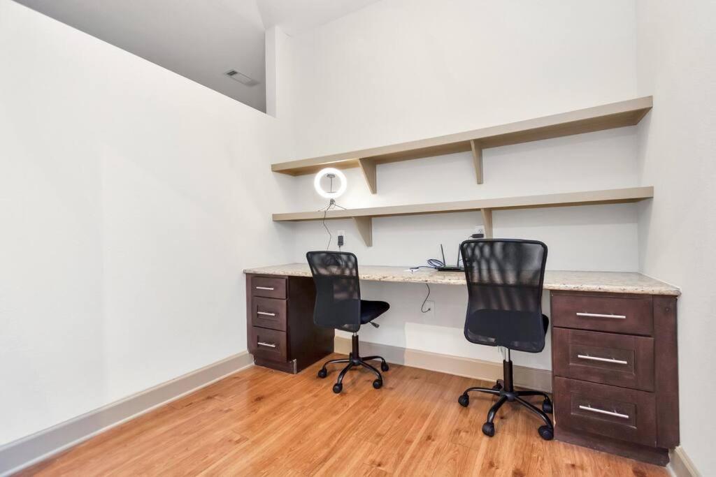 Stylish Open Concept Apt With King Bed, Walking Distance From Nrg Texans Stadium, 1 Mile To Med Center, Free Parking Houston Eksteriør bilde